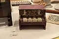 Piano jouet à 4 touches (1900)