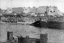 La muraille du fort du Chateau d'Europe à Seddul Bahr, endommagé par des tirs d'artillerie