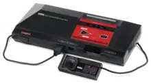 Une console de jeux vidéo avec une manette de jeu.