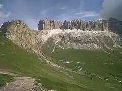 Le groupe du Sella vu depuis le chemin de Viel del Pan.