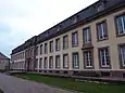Second château (façade principale, 1).