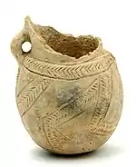 Vase à décor incisé du Yarmoukien.