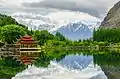 Lac inférieur de Kachura (en), aussi appelé Lac Shangrila, vallée de Skardu, Pakistan.