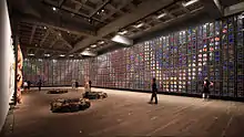 Le musée a été construit pour accueillir Snake de Sidney Nolan, une peinture murale géante d'un serpent arc-en-ciel faite de 1620 peintures.