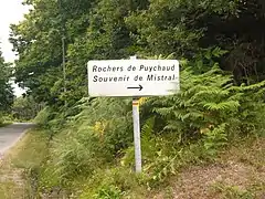 Signalisation du site depuis la route reliant Blond à Javerdat