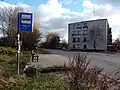 Rue Malēju à Šķirotava. Arrêt du bus n° 47.