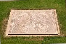 Mosaïque dans les jardins adjacents du palais