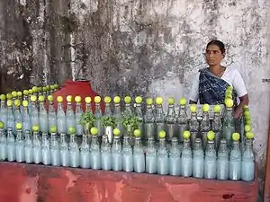 Vendeuse de rue à Rishikesh