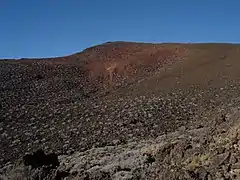 Depuis les derniers cinq cents mètres du sentier d'accès.