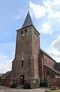 Le clocher-donjon.
