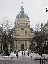 Sous la neige.