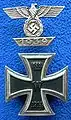 Une croix de fer 1914 de 1re&nbsp;classe avec l'agrafe « 1939 ».
