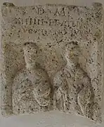 stèle et sommet