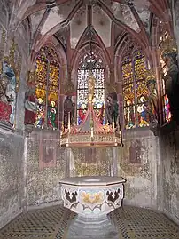 Chapelle de la Trinité avec fonts baptismaux du (XVe siècle)