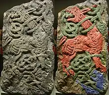 Une croix anglo-saxonne découverte dans les ruines.