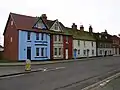 Frontage stérilisé par une dalle de ciment ; Chichester, West Sussex, Royaume-Uni
