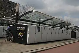 Garage en libre-service à la gare de Rotterdam Alexander.