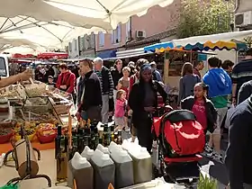 Stands du marché de Malaucène