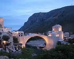Le pont Stari Most, à Mostar (XVIe siècle, Bosnie-Herzégovine).