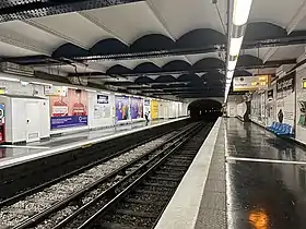 Quais de la station (vue vers Boulogne - Pont de Saint-Cloud).