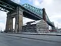 Vue d'ensemble avec le pont Jacques-Cartier.