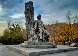 Statue d’Hovhannes Shiraz dans le district de  Malatia-Sebastia.