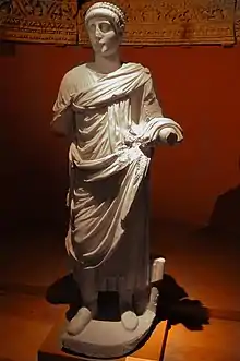 Statue de l'empereur Valentinien II.