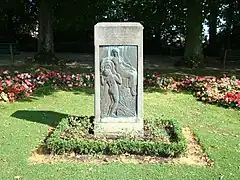 Stèle à la mémoire de Charles Lenoir.