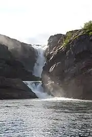Une cascade.