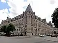 L'hôtel des Postes, façade avenue de la Liberté.
