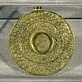 Broche en filigrane de la tombe 10.