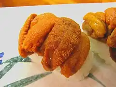 Oursins en sushi au Japon.