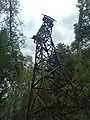Pylône dans la forêt au-dessus des Pélerins en 2023.