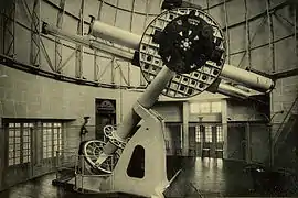 Configuration de la Table équatoriale en 1932 avec la lunette de 32&nbsp;cm et le coronographe de Lyot.