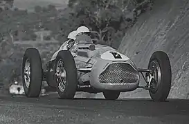 Talbot Lago T26C conduite par Doug Whiteford (en) au Grand Prix d'Australie de 1952.