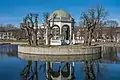 La Luigetiik (et), étang artificiel dans le parc de Kadriorg. Avril 2022.