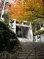 Sandō avec des marches.