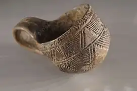 Tasse à gravure en sillons