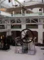 L'aile centrale avec l'aéroplane expérimental Etrich Taube.