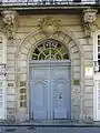 Porte cochère au no 16, allée Duguay-Trouin.