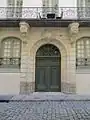 Porte cochère au no 30, rue Kervégan.