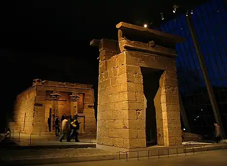 Vue du temple, de nuit, au Metropolitan Museum of Art de New York.