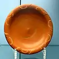 Assiette sigillée du IIe siècle décorée à la barbotine (Oberhessisches Museum, Giessen)