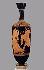 Lekythos, figure rouge trouvée à Ancône, 440 av. J.-C., Metropolitan Museum of Art de New York.