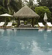Une des piscines de l'hôtel