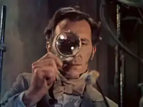 Interprétation par Peter Cushing dans Frankenstein s'est échappé (1957).