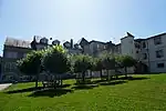 Notre-Dame de Garaison vue des jardins.