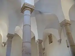 Intérieur de la synagogue.