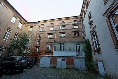 no&nbsp;11 : cour intérieure de l'hôtel Hébrard.