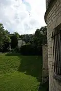 La grange.